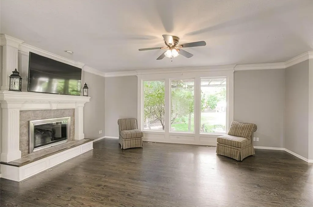 5 bed, 4000 sqft, $4,400 — Photo 2