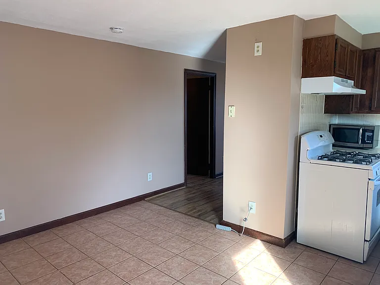 355 Field St #2 — Photo 6