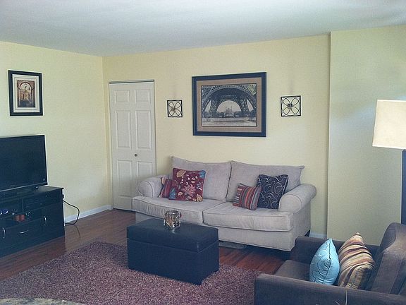 4th image of Manor Dr #80