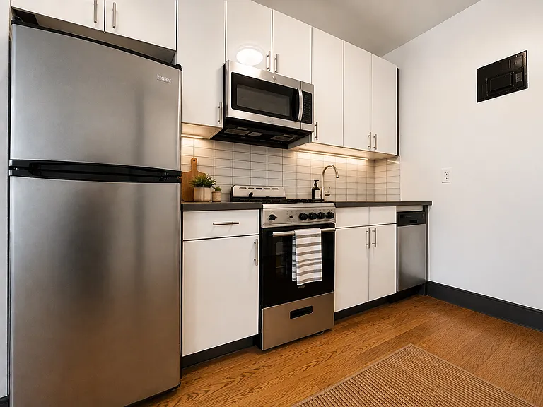 318 E 126th St #3B — Photo 2