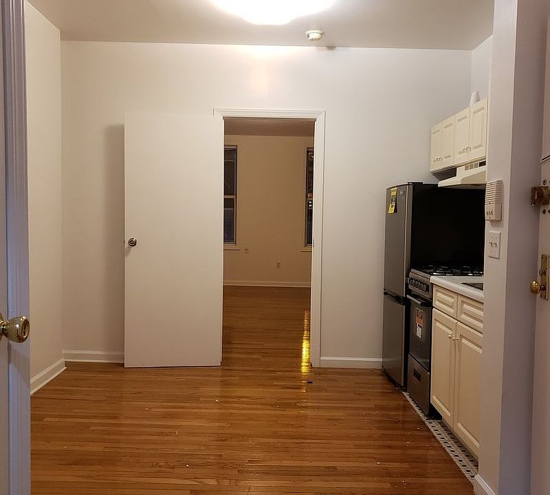 2nd image of 79 Mott St APT 14
