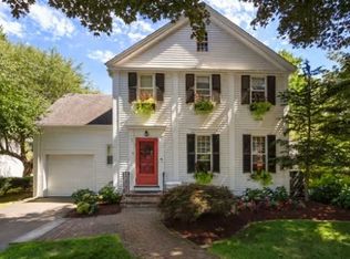 2 Woodlawn Oval, Wellesley, MA 02481