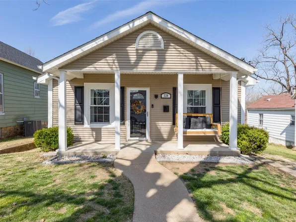 220 S 5th St, De Soto, MO 63020