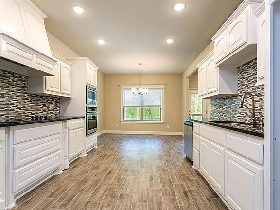 4th image of 7 Kirkbridge Ln