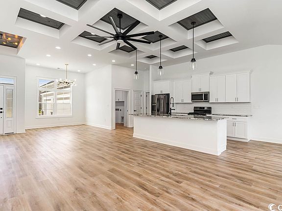 5th image of 716 Jade Dr