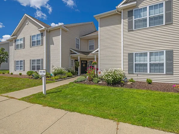 WoodsEdge Apartments
