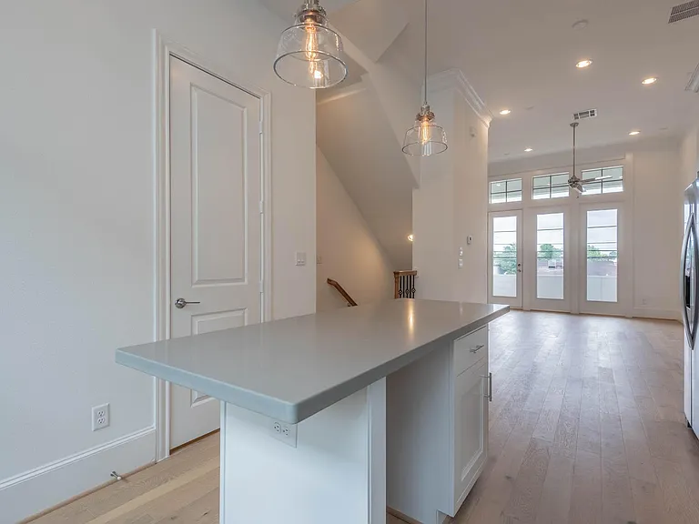 4057 Leeland St — Photo 11