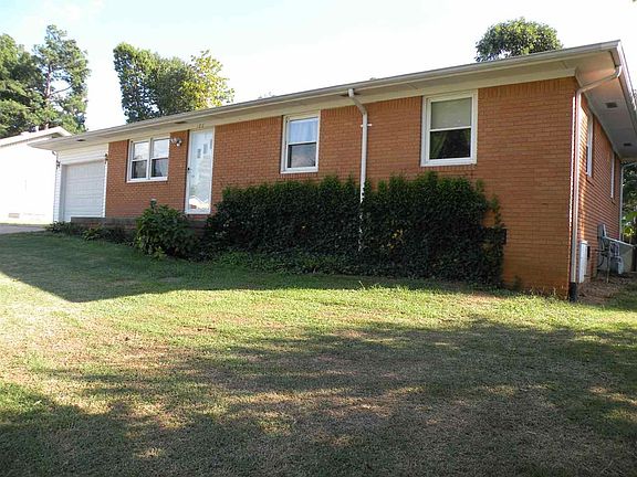 3rd image of 106 E Clough Dr