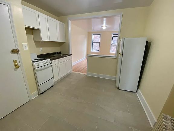 3rd image of 693 10th Ave APT 5RN