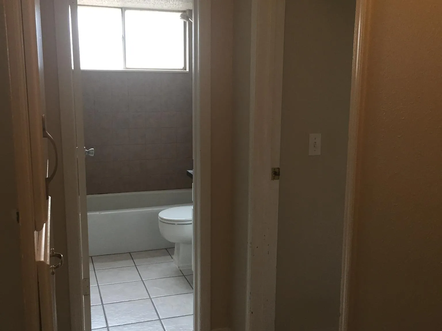 3 bed, 1.5 bath, 996 sqft, $1,250 — Photo 4