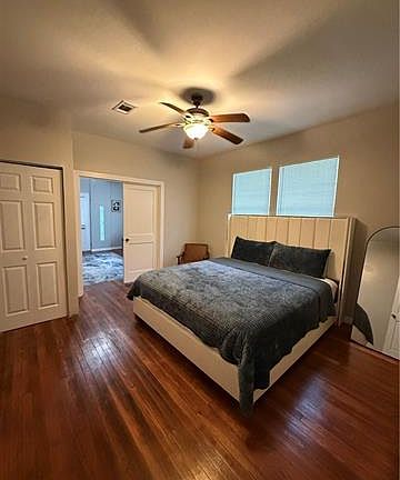 5th image of 3925 Franklin Ave