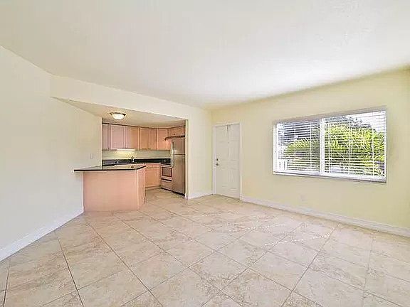 3rd image of 3175 Royalston Ave #A-202