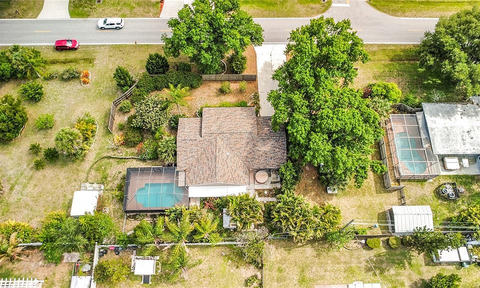1st image of 601 E SEMINOLE DRIVE