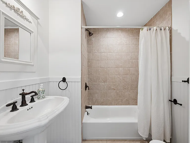 23 Whiting Rd — Photo 17