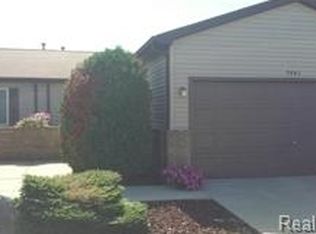 5041 Sandalwood Dr, Grand Blanc, MI 48439