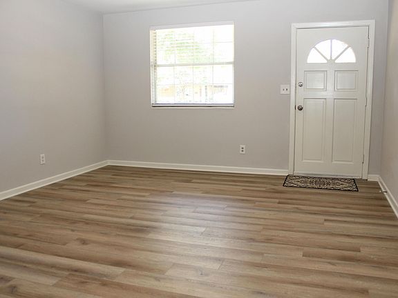 4th image of 2937 Searchwood Dr