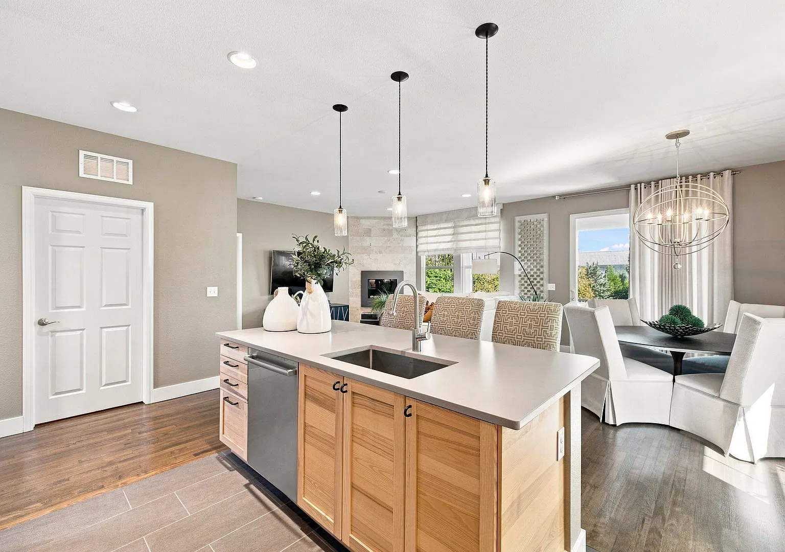 25329 East Lake Pl — Photo 3