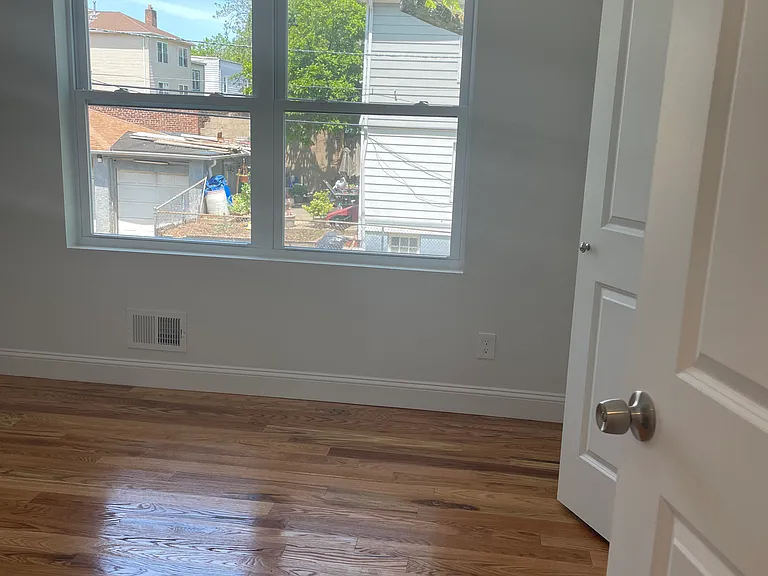 19 N Munn Ave #2 — Photo 6