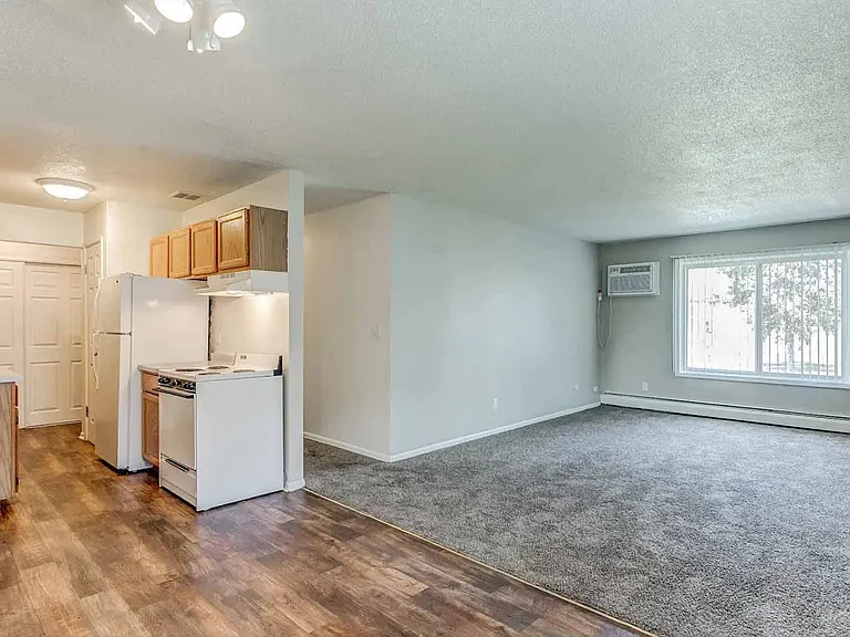 Century Oaks Apartments — Photo 1