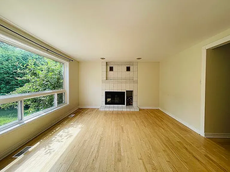 934 Beauclaire Dr — Photo 11