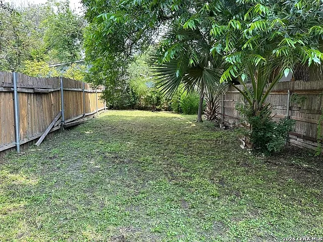 325 E French Pl — Photo 2
