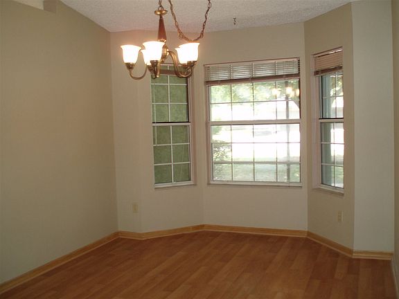 5th image of 4801 Winton Cir