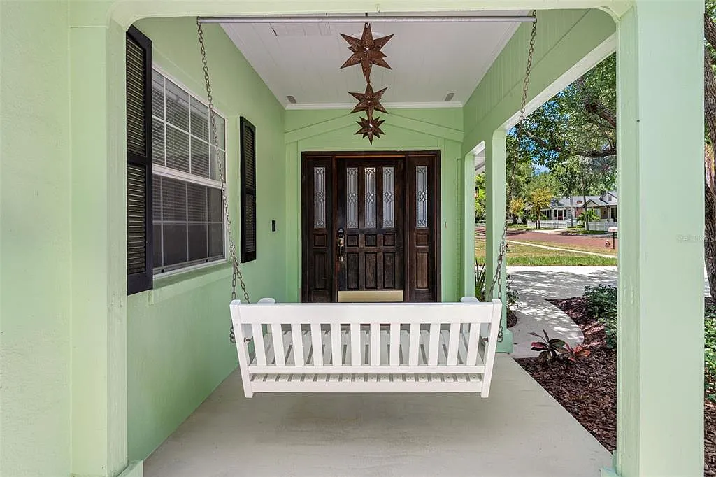 4 bed, 2.0 bath, 1688 sqft, $3,675 — Photo 4