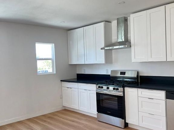 5th image of 1646 W 213th St