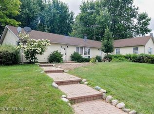 29586 N Gossell Rd, Wauconda, IL 60084