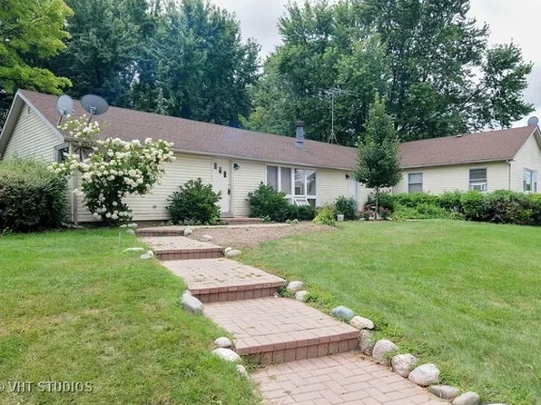 29586 N Gossell Rd, Wauconda, IL 60084