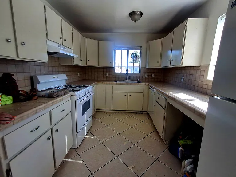 833 Gladys Ave #833 — Photo 16
