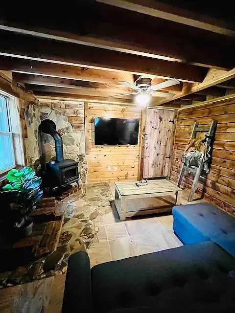 2 bed, 1.5 bath, 1379 sqft, $2,000 — Photo 2