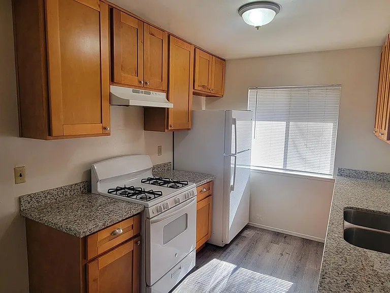 615 Pope Dr #C — Photo 12