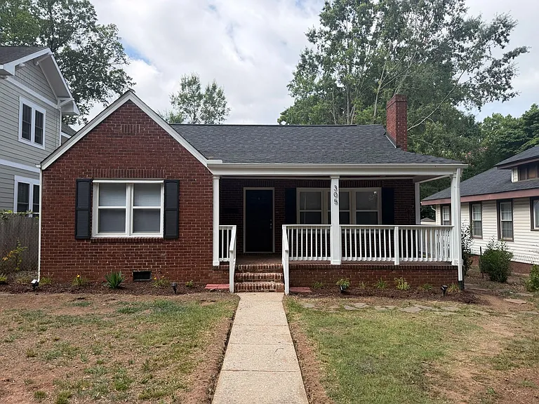 305 Sylvania Ave — Photo 1