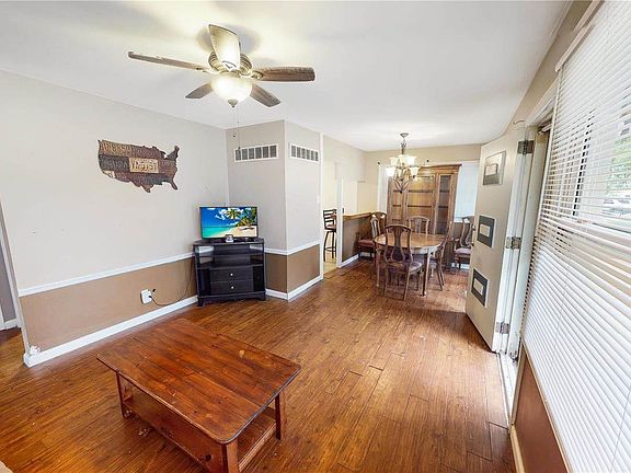 4th image of 2829 Westlawn St