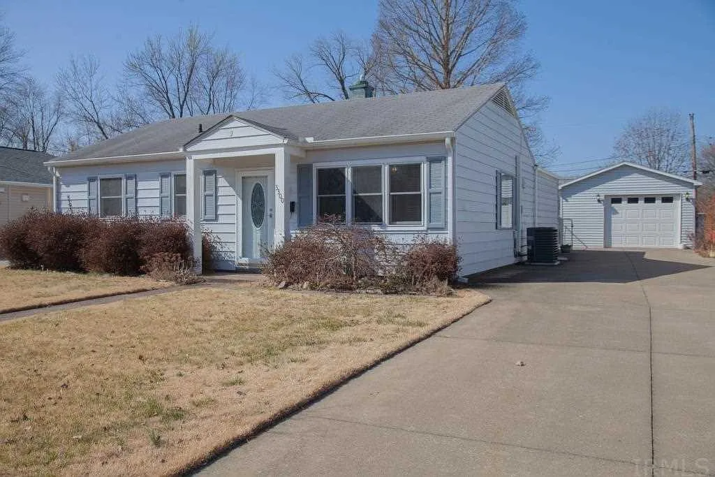 3300 Kensington Ave photo 1
