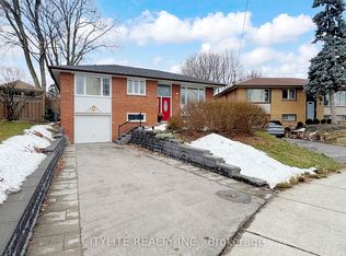 16 Panama Ct, Toronto, ON M1H1W9