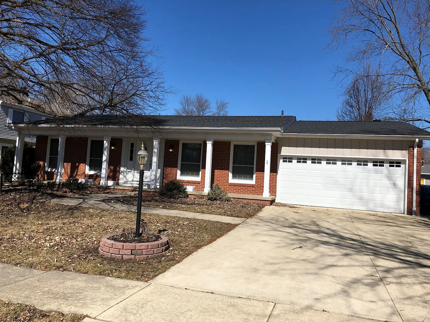 1214 Devonshire Dr photo 1