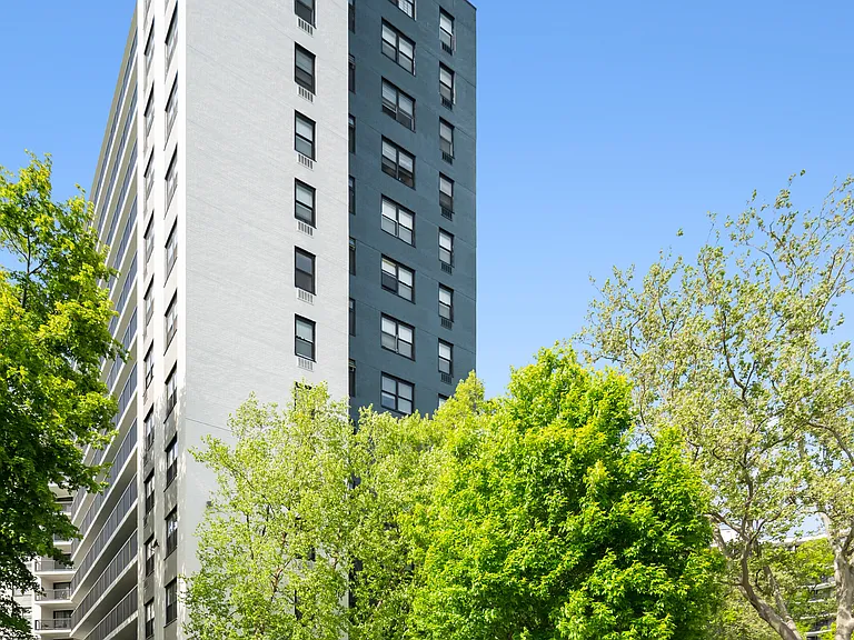 Residences on Bedford — Photo 26
