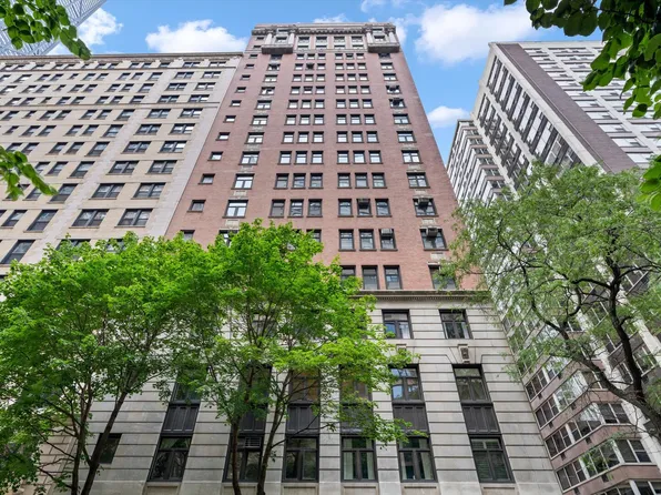 222 E Chestnut St APT 6B, Chicago, IL 60611