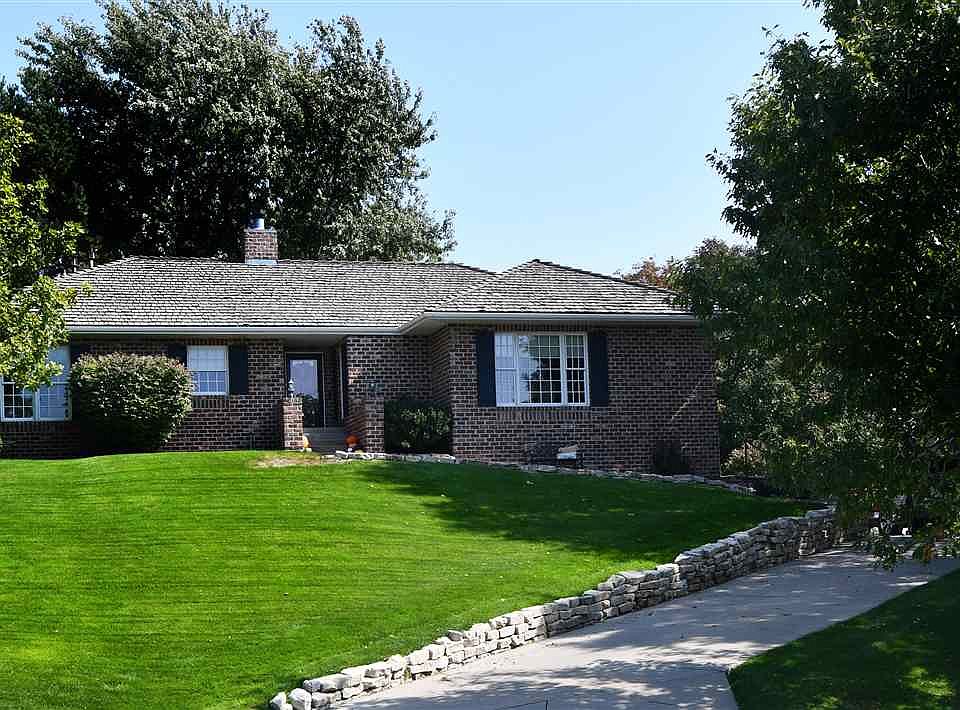 2703 Country Club Ln, Kearney, NE 68845 Zillow