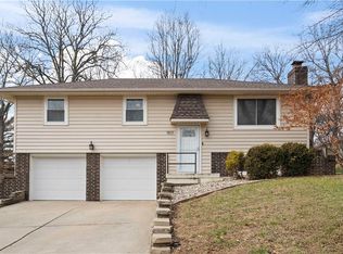 1917 SE Manor Pl, Blue Springs, MO 64014