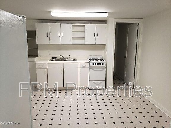 5th image of 6348 Hyde Grove Ave #1