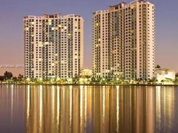 2641 N Flamingo Rd #Townhouse 5n, Fort Lauderdale, FL 33323