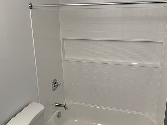 2nd image of 1624-1626 28th St SE #5