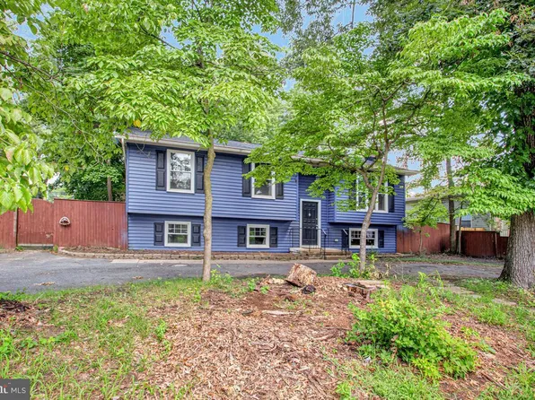 802 207th St, Pasadena, MD 21122