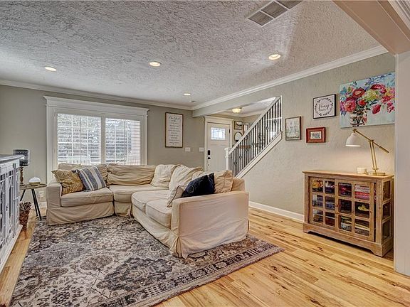 4th image of 120 Merkle Dr