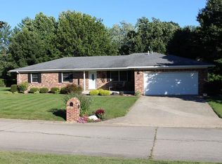 1341 S Hilltop Dr, Greensburg, IN 47240