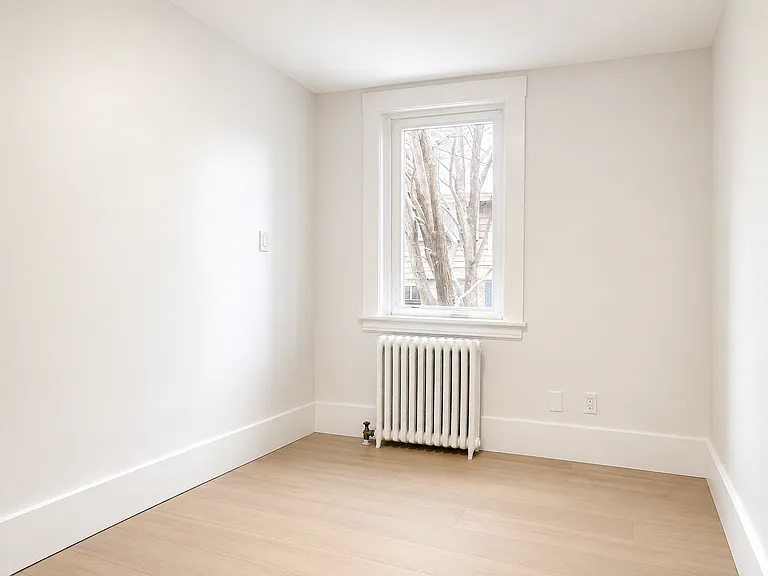 310 Roncesvalles Ave — Photo 6