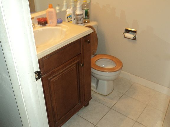 3rd image of 7 E Carriageway Dr APT Penthouse 02